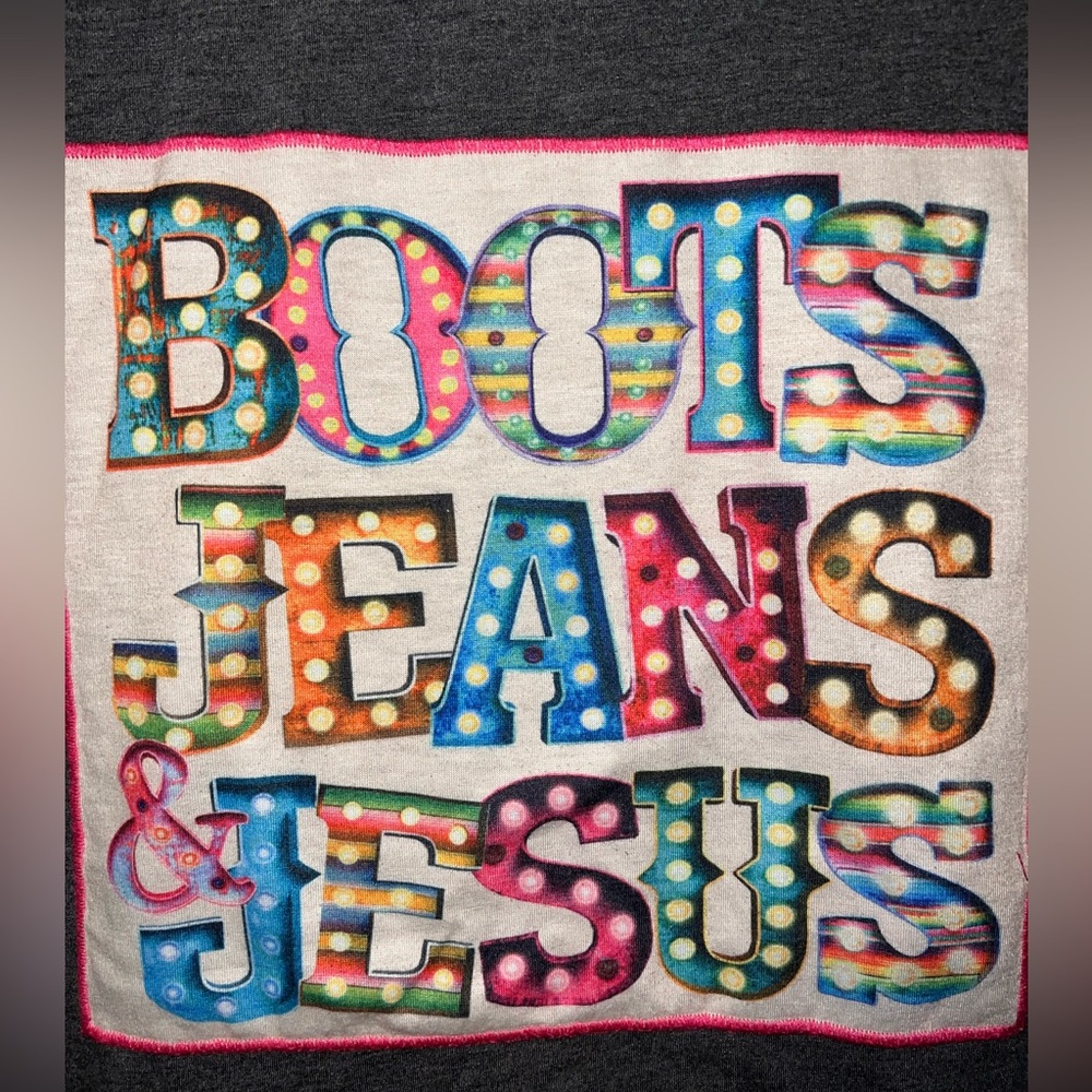 Wanderer by Southern Grace tee size small - Picture 4 of 6
